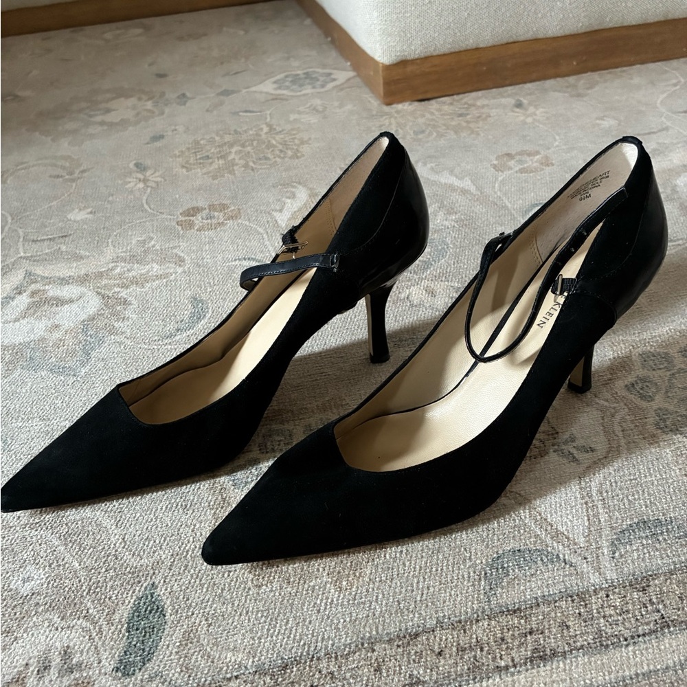 AK Anne Klein Black Heels Size 9.5M